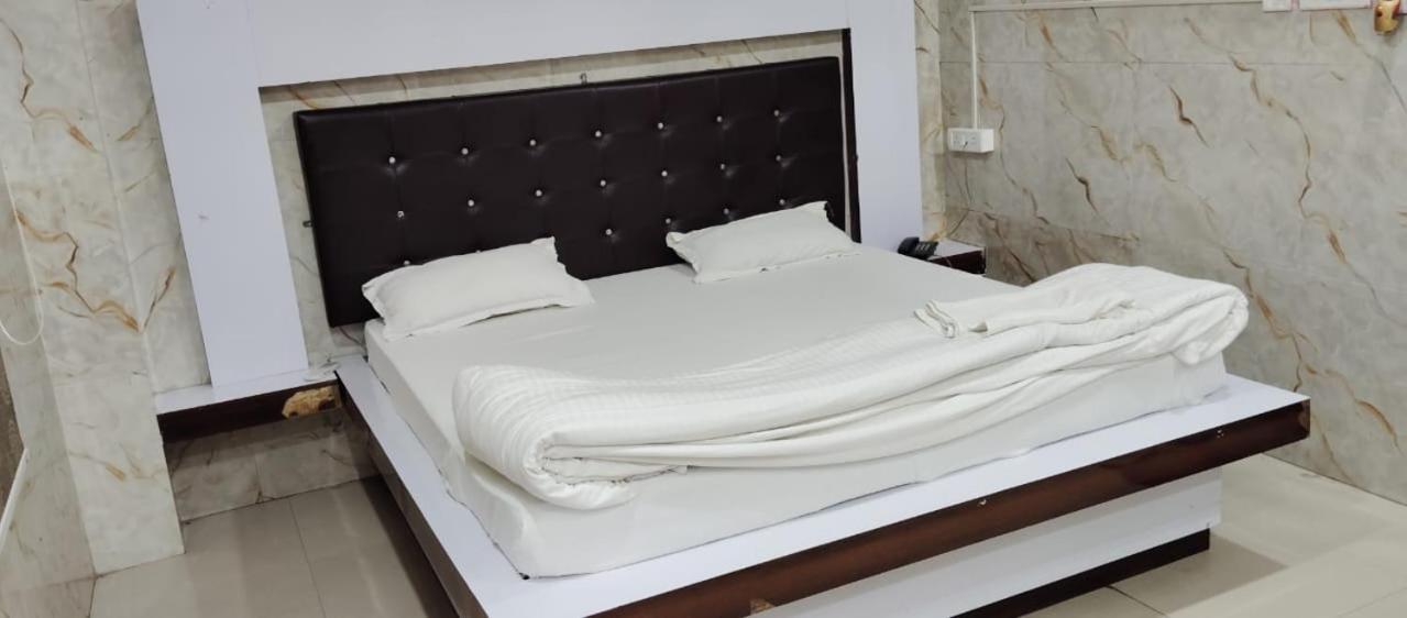 Hotel Shri Sai International, Sitamarhi Dumra Eksteriør bilde